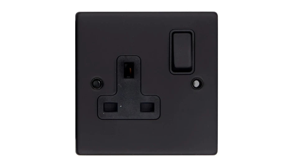 VPD1207DPMBB - Pro Décor 1 Gang 13A Switched Socket DP Matt Black