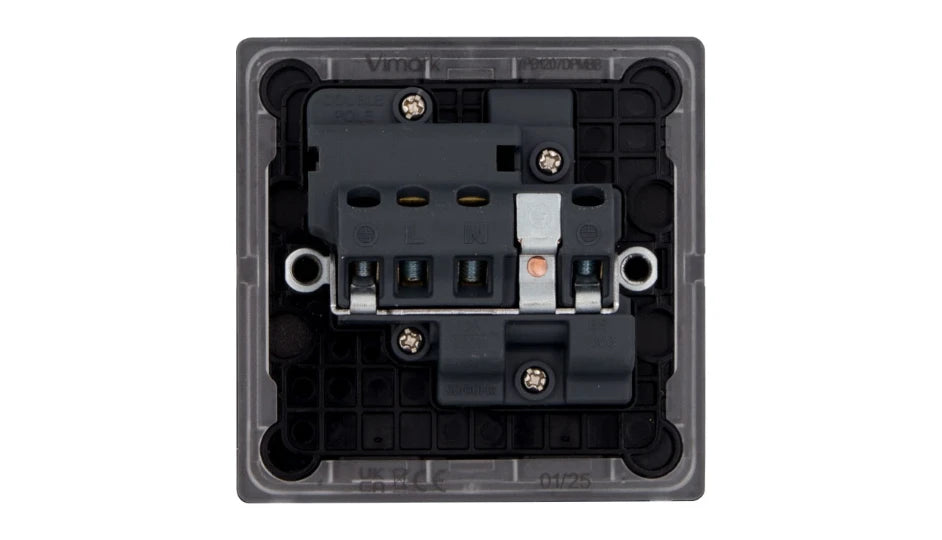 VPD1207DPMBB - Pro Décor 1 Gang 13A Switched Socket DP Matt Black