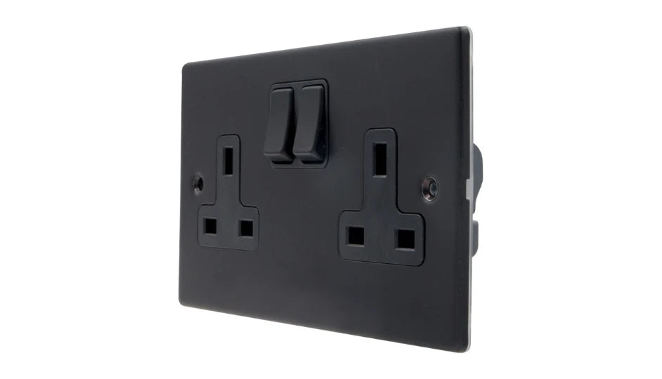 VPD1209DPMBB - Pro Décor 2 Gang 13A Switched Socket DP Matt Black